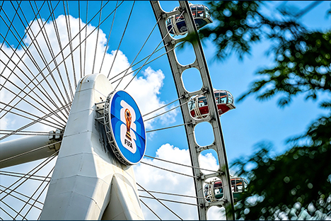 KONJUMP Empowers OH BAY with the Nation’s First 2026 World CupThemed Ferris Wheel